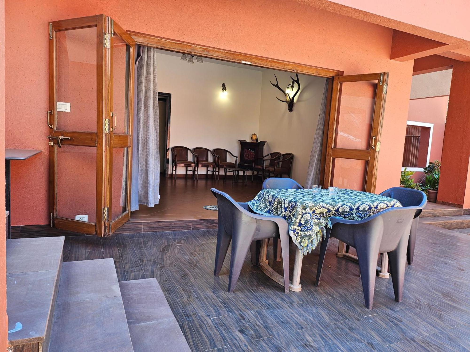 Nivritti Villa Matheran Exterior photo